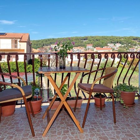 Apartments Draganic Jelsa  Exterior photo