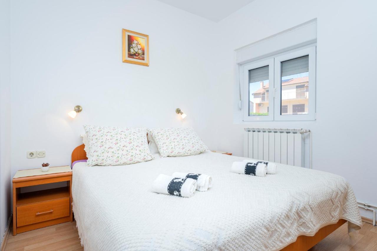 Apartments Draganic Jelsa  Exterior photo