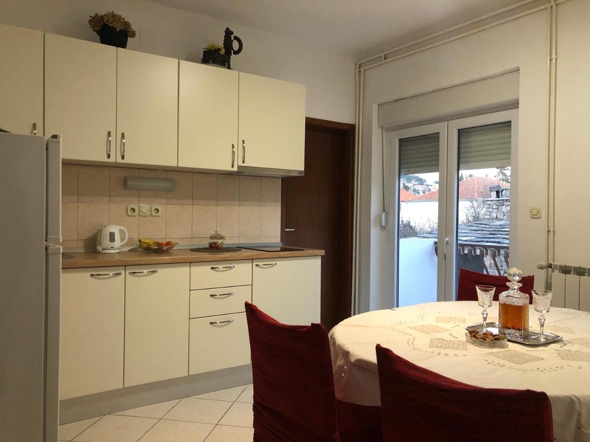Apartments Draganic Jelsa  Exterior photo