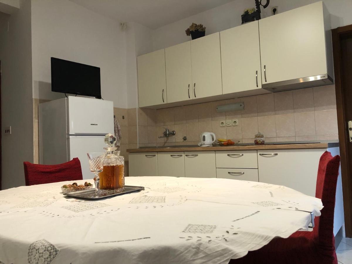 Apartments Draganic Jelsa  Exterior photo