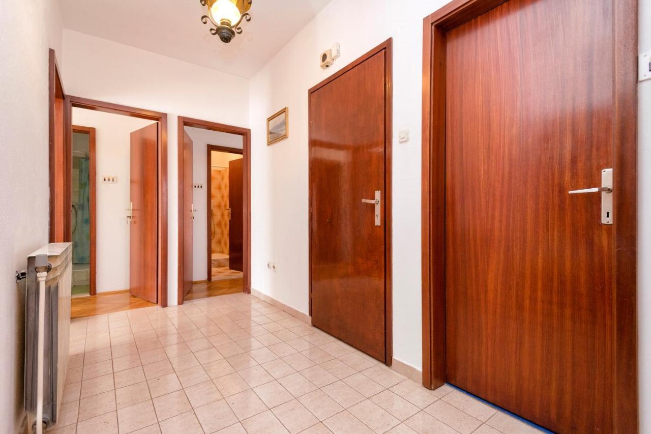 Apartments Draganic Jelsa  Exterior photo
